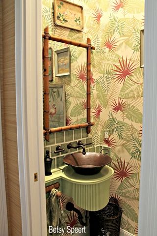 I don't want a Hawaiian bathroom, but this gives me some ideas for stylizations elsewhere. Tropical Powder Room, Betsy Speert, Tiki Bathroom, Tropical Bathrooms, Asian Room, Hawaiian Homes, Tiki Style, Tiki Bar Decor, Tropical Bathroom