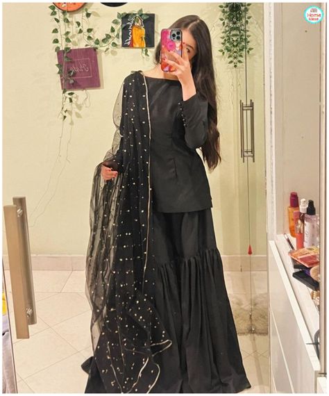 Black Shadi Dress, Desi Black Dress, Dresses For Farewell Party In College, Farewell Looks, Eid Dress Ideas, Trending Summer Nails, Eid Outfit Ideas, Farewell Dresses, Simple Dress Casual