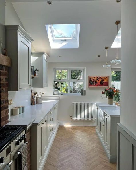 Renovating A 1900'S Victorian Villa 5 Side Return Extension Victorian Kitchen Ideas, Victorian House Galley Kitchen, Edwardian Kitchen Extension, Small Victorian Terrace Kitchen, Victorian Kitchen Remodel, Victorian Terrace Kitchen, 1900s House, Victorian Home Renovation, Victorian Kitchens