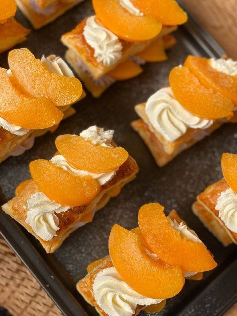 Peach Strudel, Pastry Cake, Ideas For Instagram Photos, Puff Pastry, Sweet Treats, Pastry, Food And Drink, Birthday Cake, Cake