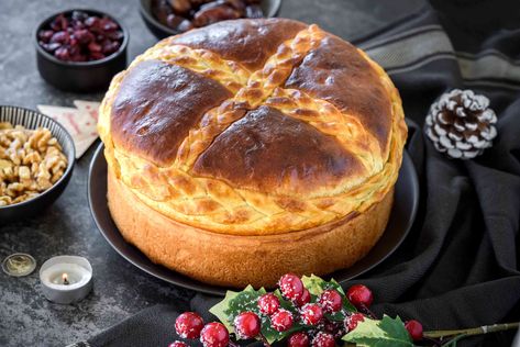 Serbian Christmas Bread, Serbian Christmas, Christmas Bread Recipes, Babka Bread, Orthodox Christmas, Christmas Recipe Ideas, Scottish Christmas, Serbian Food, Christmas Bread