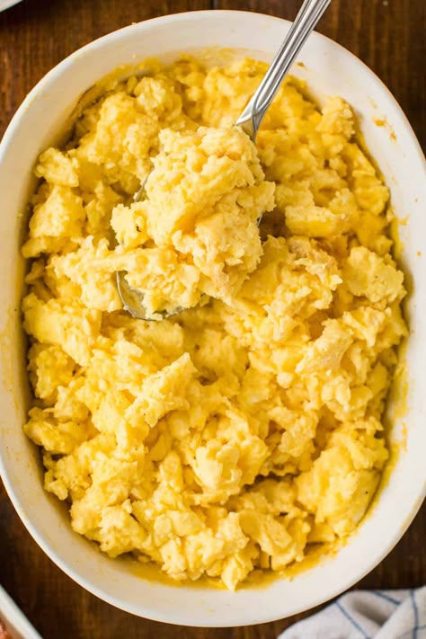 Crockpot Scrambled Eggs, Creamy Baked Eggs, Scrambled Egg Bake, Oven Scrambled Eggs, Brunch For A Crowd, Oven Baked Eggs, Eggs In Oven, Scrambled Eggs With Cheese, Cooking Eggs