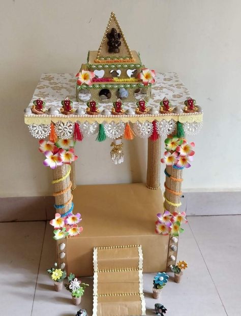 Cardboard Temple Diy, Krishna Accessories, Flower Vase Crafts, Pooja Room Decor, Temple Decoration, Invitation Card Ideas, Ganesh Chaturthi Decoration, Wedding Packing, Hand Art Kids