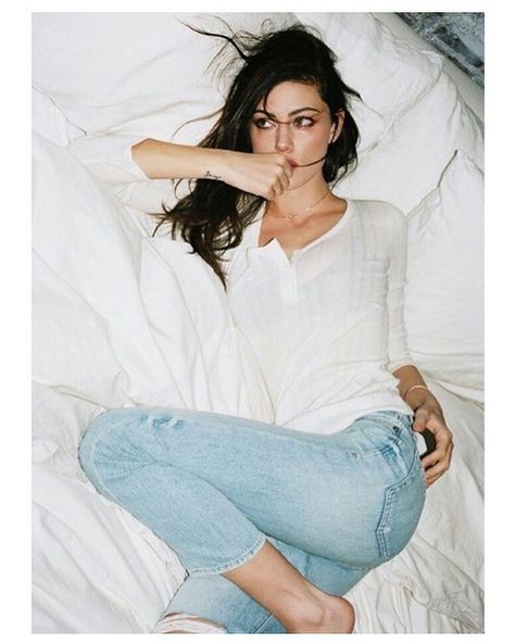 Rosie HW on Instagram: “HBD to the coolest girl I know.. @phoebejtonkin ❤️🦀✨” Dane Dehaan, Dan Stevens, Daniel Gillies, Joseph Morgan, Phoebe Tonkin, Evan Peters, Dylan O'brien, How To Pose, Girl Crushes