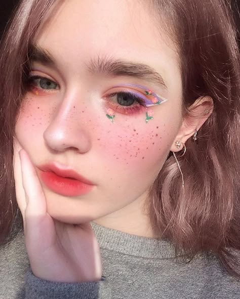 Childish Makeup, Glowing Makeup Look, Kawaii Makeup, Face Art Makeup, Pinterest Makeup, Fancy Makeup, Glowing Makeup, Cute Makeup Looks, Creative Makeup Looks