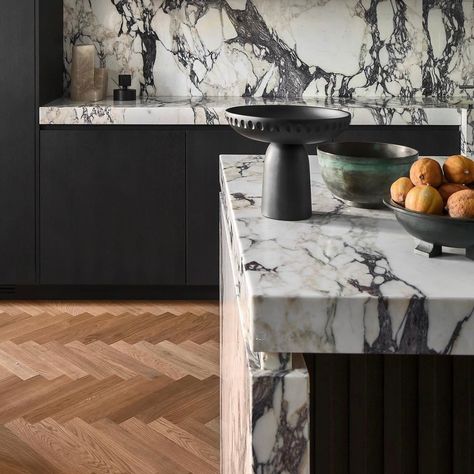 Kitchen Design Network on Instagram: “A marble countertop ... dreamy and dramatic. We feature kitchen designers around the globe. DM us to be featured. design @kitchensbypaul…” Marble Countertop And Backsplash, Popular Interior Design, Interior Design Boards, Marble Countertop, Kitchen Marble, House Goals, Marble Countertops, Board Design, Minimalist Decor