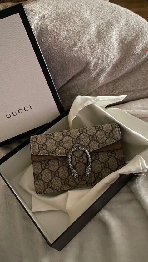 Dionysus Super Mini Bag, Prada Galleria Bag, Gucci Bag Dionysus, 00s Mode, Makeover Bedroom, Luxury Bags Collection, Handbag Essentials, Girly Bags, Fancy Bags