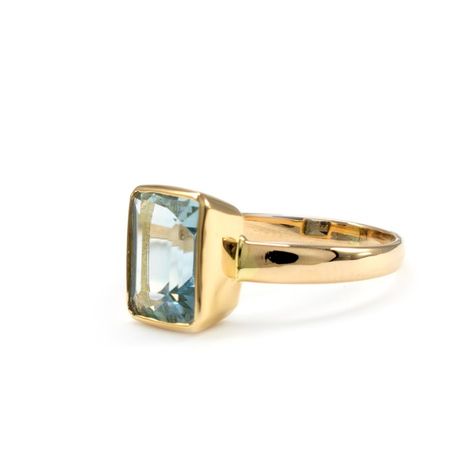 IGI Certified Natural Aquamarine Bezel Set Solitaire Ring 18 Karat Gold For Sale at 1stdibs Aquamarine Solitaire Ring, Gemstone Solitaire Ring, Yellow Gold Solitaire Ring, Edwardian Engagement Ring, Sapphire Solitaire Ring, Gold For Sale, White Gold Solitaire, Gold Solitaire Ring, Sapphire Solitaire