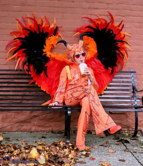 Gennifer: My 11 year old daughter has known for months that she wanted to wear this costume and be Elton John for Halloween. We located the shoes at H&M while school... Elton John Halloween Costume, Elton John Costume, Rocketman Movie, School Costume, Devil Costume, Costume Works, College Halloween, Halloween Costume Contest, Taron Egerton