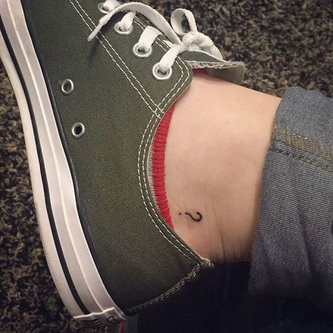 Punctuation Tattoo, Grammar Tattoo, Question Mark Tattoo, Grammar Nerd, Mark Tattoo, Stick N Poke, C Tattoo, Tattoo Design Book, Popsugar Beauty