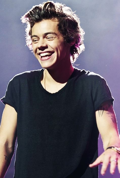 That smile and laugh Harry Styles Dimples, Harry Styles Imagine, One Direction Fotos, Harry Styles Gif, Harry Styles 2013, Harry Styles Smile, Harry Styles Hot, Harry Styles Funny, Harry Styles Imagines