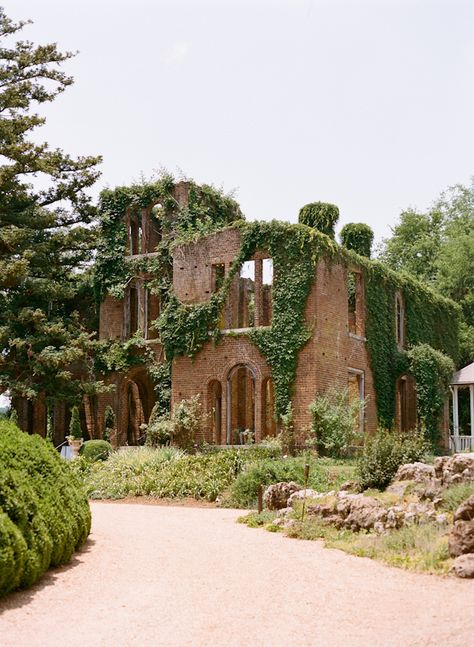 Barnsley Gardens, Abandoned Ruins, Octopus Garden, Bachelorette Planning, Atlanta Wedding Venues, Weddings Idea, Venue Inspiration, English Village, Peony Wedding