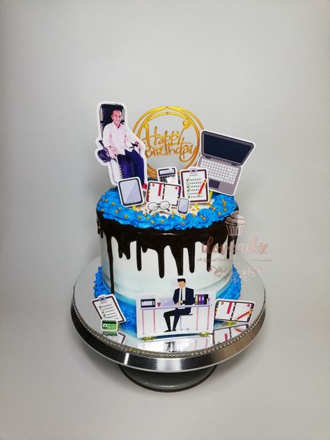 SECRETARY CAKE, OFFICE CAKE. #ILOVEAIKZ ♥️ Office Cake, Company Secretary, Office Themes, Baby Shark, Themed Cakes, Cake Decorating, Pastel, Cake, Quick Saves