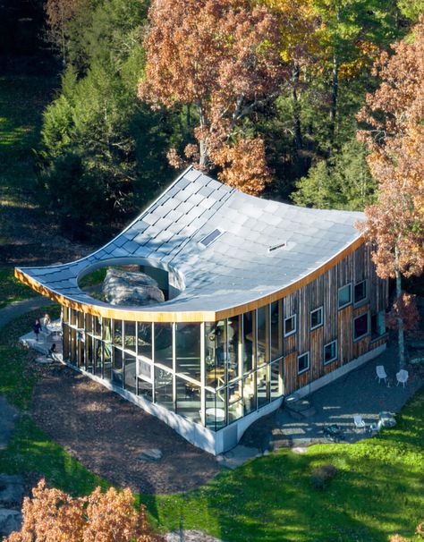 Boulder House, New York House, John Lautner, Backyard Water Feature, New York Homes, Oscar Niemeyer, Roof Detail, New York Art, Accra