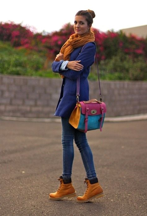 22 Cute Outfits to Wear with Timberland Boots For Girls Outfits To Wear With Timberlands, How To Wear Timberlands, Timberland Boots Girls, Timberland Outfit, Timberland Boots Outfit, Timberland Outfits, Mode Shoes, Yellow Boots, Boating Outfit