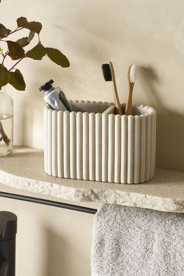 Aesthetic Toothbrush Holder, Styling A Bathroom, Cute Stuff To Buy, Laundry Renovation Ideas, Scandinavian Bathroom Decor, Scandi Style Bedroom, Aesthetic Pottery, Laundry Renovation, Ceramic Bathroom Accessories