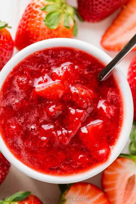 There is no rival for homemade strawberry sauce. It has just 3 ingredients and this is the easiest strawberry sauce recipe. This strawberry sauce is completely wonderful over ice cream, pancakes, waffles, pie, cheesecake, this trifle, you name it! Excellent homemade strawberry topping! | natashaskitchen.com Strawberry Cake Filling, Homemade Strawberry Sauce, Strawberry Sundae, Best Pancake Recipe, Strawberry Glaze, Strawberry Topping, Strawberry Filling, Strawberry Sauce, Cake Fillings