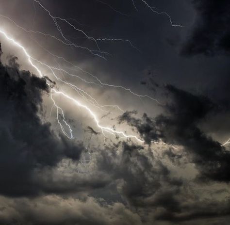 Lightning Storm Aesthetic, Tempest Cleric, Face Lighting, Storm Aesthetic, Storm Sky, Doomsday Prepper, Lightning Storms, Electric Dreams, Towards The Sun