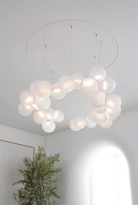 Mathieu Lehanneur | Pearls, Chandelier Glass Globe Light, Mathieu Lehanneur, White Glass Chandelier, Globe Light Fixture, Elegant Lighting Fixtures, Pearl Chandelier, Globe Light, Nordic Living Room, Restaurant Lighting