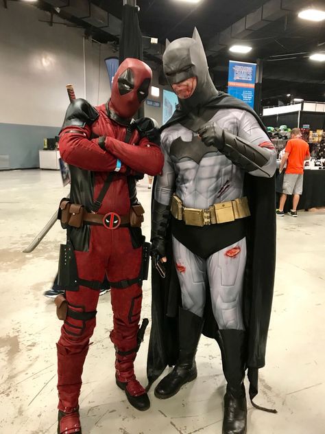 Deadpool and Batman 🤜💥🏥 Deadpool Cosplay, Deadpool, Batman, Marvel, Wallpapers, Comics, Fictional Characters, Quick Saves