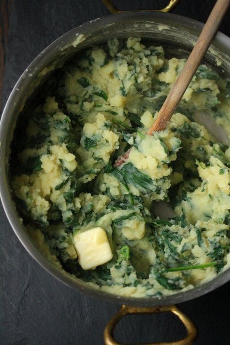 Spinach Mashed Potatoes by feedmephoebe #Potatoes #Spinach Spinach Mashed Potatoes Recipes, Mashed Potatoes With Spinach, Spinach Mashed Potatoes, Spinach And Potatoes, Spinach And Potato Recipes, Potatoes And Spinach, Spinach Potato, Soft Foods Diet, Recipe Spinach