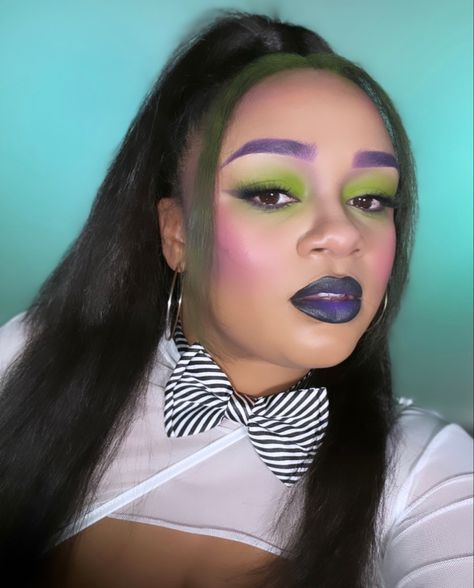 Diy Beetlejuice Makeup, Beetlejuice Makeup Simple, Beetlejuice Eyeliner, Girl Beetlejuice Makeup, Beetle Juice Makeup Female, Beetlejuice Inspired Makeup, Glam Beetlejuice, Beetlejuice Makeup Glam, Beetle Juice Makeup