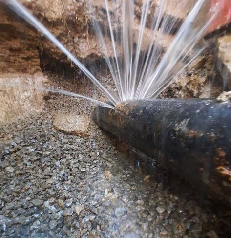 When dealing with plumbing issues, a broken pipe can be a long and tiresome job. First, you have to locate the pipe, gain access to the pipe, and then fix the pipe. It can take time and resources, and that means it can be costly.  In this article, we are going to explore 5 easy […] The post 5 easy ways to resolve underground broken pipes appeared first on Constro Facilitator. Water Pipe Diy, Water Pipes Plumbing, Cottage Bathrooms, Water Pics, Underground Pool, Pool Plumbing, Water Pipeline, Wet Basement, Construction Repair