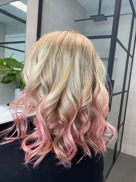 Pink ends! Link below to product #pastel #pinkhair #blondehairstyles #hair #curls Blond Hair With Pink Ends, Blonde Hair Pink Ends, Blonde Hair With Pink Ends, Pink Hair Ends, Pastel Pink And Blonde Hair, Blonde Layered Hair, Pink Blonde Hair, Pastel Pink Hair, Blonde With Pink