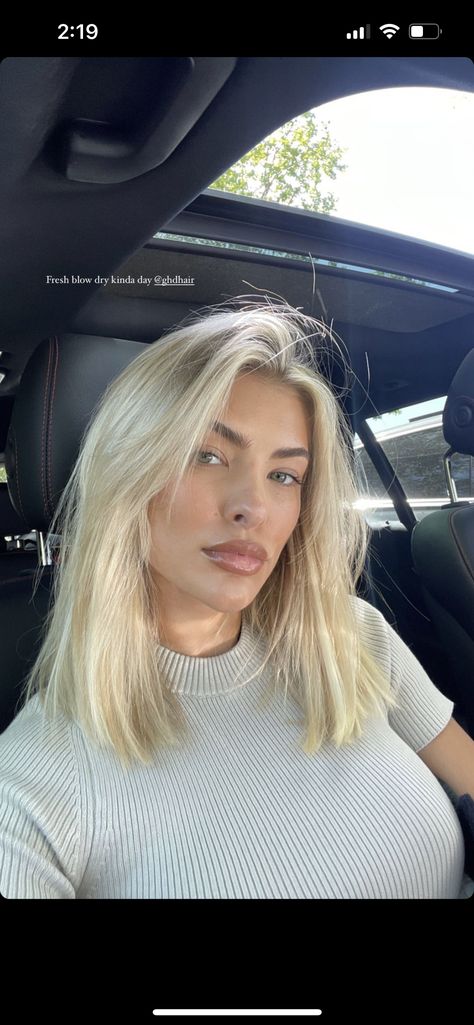 Blonde Long Fringe, Short Blonde Face Framing, Short Blonde Hair Face Frame, Medium Short Blonde Hair Layers, Shorter Blonde Hair With Layers, Types Of Haircut For Women Medium, Blonde Hair Length Ideas, Champagne Platinum Blonde Hair, Straight Blonde Hair Mid Length