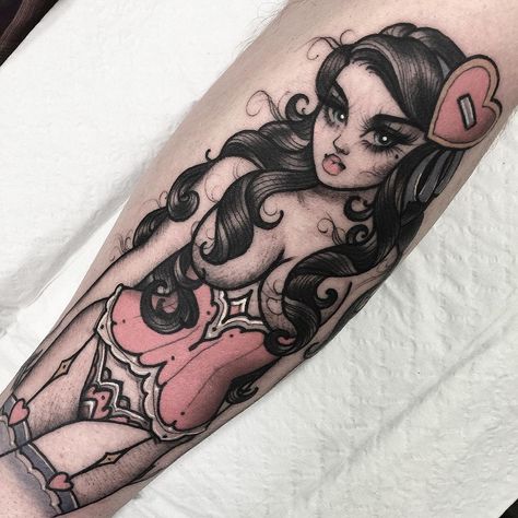 Girly Pinup Tattoo, New School Pinup, Pin Up Tattoos For Women, Horror Pinup Tattoo, Pinup Tattoo Ideas, Spooky Pinup Tattoo, Pin Up Girl Tattoos, Yugioh Tattoo, Pinup Woman