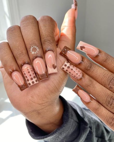 Cute Fall Nails Designs, Fall Sets Nails Short, Brown Nails Medium Length, Fall Nail Sets Acrylic Short, Medium Square Nails Designs Fall, Short Fall Acrylic Nails Designs, Fall Nails With Pink, Fall Acrylic Nails Medium Length, Medium Square Acrylic Nails Fall