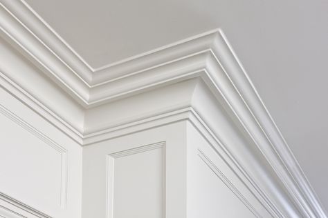 Victorian Ceiling Design, New Door Design, Classical Kitchen, Luxury Ceiling Design, Cornice Design, Georgian Interiors, Interior Ceiling Design, House Plans Mansion, Closet Design Layout