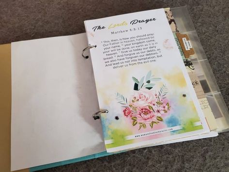 Bible Storage Ideas, Prayer Binder Ideas Diy, Faith Binder, Prayer Binder Ideas, Bible Bullet Journaling, Jesus Journal, Bible Study Worksheet, Bible Basics, Faith Crafts