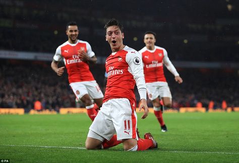 Mesut Ozil Arsenal, Football Celebrations, Theo Walcott, Mesut Ozil, Goal Celebration, Arsene Wenger, Arsenal Players, Arsenal Football Club, Best Football Team