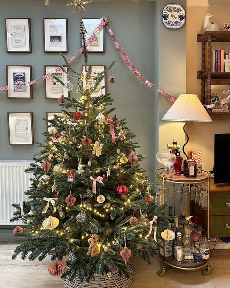 #ChristmasThrowback We'll always have a soft spot for blush hues on a Christmas tree. 💞 📸 @maggiel_interiors 🎄 6' BH Nordmann Fir® Unlit Nordmann Fir Christmas Tree, Balsam Hill Christmas Tree, Fir Christmas Tree, Prelit Tree, Twinkly Lights, Wreath Garland, Home Design Inspiration, Balsam Hill, Soft Spot