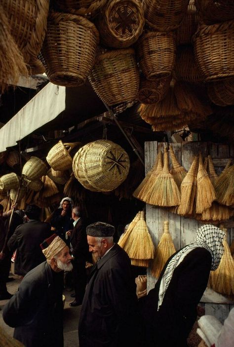 Damascus 1950s National Geographic Archives, Straw Broom, Damascus Syria, Roman Era, Arab Culture, Gabriel Garcia Marquez, Outdoor Market, Arte Popular, Vintage Pictures