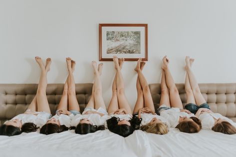 #entourage #bridesmaids #bridetribe #white #photoshoot #longsleeves #friends #fashion #ootd #mermaidtail Entourage Photoshoot Ideas, Bride Squad Photoshoot, Bridesmaid Preparation Outfit, Wedding Motif, Party Poses, White Photoshoot, Bridesmaid Pictures, 2023 Ideas, Bridesmaid Photoshoot