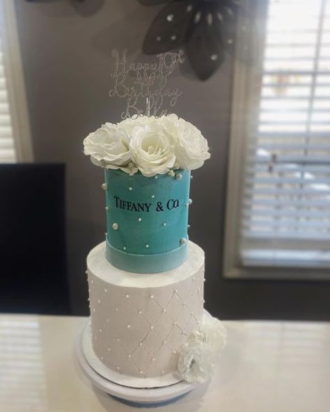 Tiffany And Co Cake Ideas, Tiffany Co Birthday Cakes, Tiffany Co Cake, Breakfast At Tiffany’s Birthday Cake, Tiffany Co Cake Ideas, Tiffany And Co Birthday Cake, Tiffany Birthday Party Decorations, Tiffany Birthday Cake, Tiffany And Co Cake