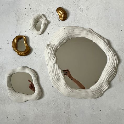 Diy Clay Mirror Frame, Handmade Mirror Frame Ideas, Clay Mirror Art, Ceramic Mirror Frame, Mirrors Ideas, Blob Mirrors, Ceramic Mirror, Ceramic Frame, Mirror Frame Diy