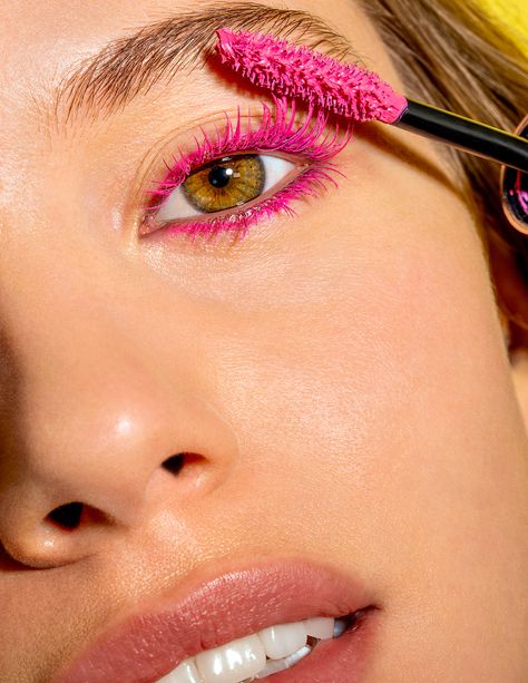 Coloured Mascara, Colour Eyeliner, Women References, 2021 Makeup, Effie Trinket, Colored Mascara, Pink Mascara, Maquillage On Fleek, Beauty Vibes