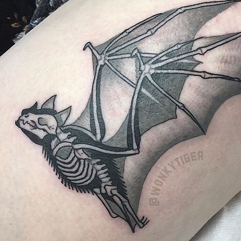 Bat Skeleton Tattoo, Skeleton Xray, Gotik Tattoo, Bats Tattoo Design, Anatomy Tattoo, Ray Tattoo, 16 Tattoo, Bat Skeleton, Skeleton Tattoo