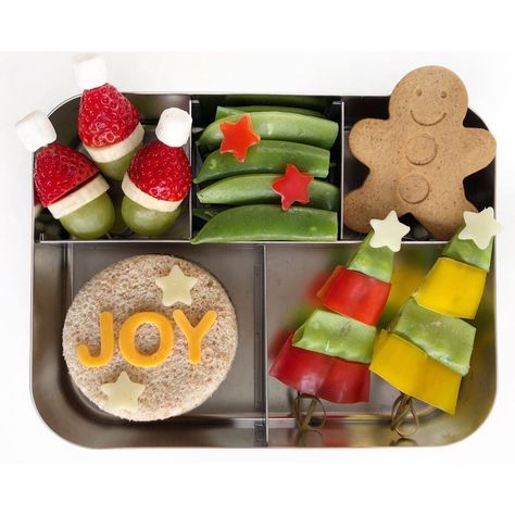 Jenny on Instagram: “Happy Fri-yay everyone! Find Joy in the everyday ordinary, like making lunch for your little loves ❤️ 🎄 • • Cream cheese and cucumber…” Christmas Bento Lunch, Christmas Bento Box Ideas, Christmas Bento Box For Kids, Christmas Lunch Ideas For Kids, Christmas Lunch Kids, Christmas Bento, Holiday Meal Prep, Fun Kid Lunch, Fun School Lunches