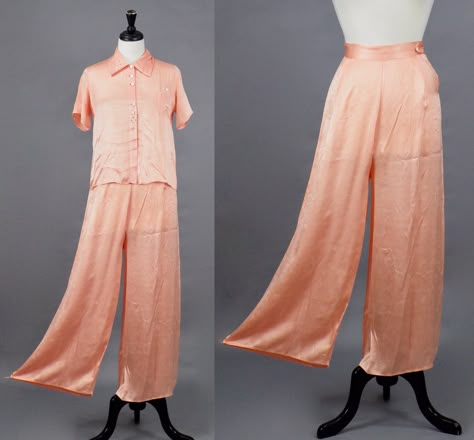 Vintage 1930s Pink Silk Wide Leg Pajamas Loungewear Set, 30s Pajama Pants and Blouse, Dormi-Jams Tailored by Patricia 40s Pajamas, 50s Sleepwear, 1930s Loungewear, 1930s Pajamas, Vintage Pyjamas, Beautiful Sleepwear, Gotham Memoirs, Loungewear Vintage, Vintage Nightwear