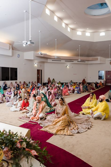 Punjabi Pre Wedding, Gurudwara Wedding, Women Celebrating, Anand Karaj, Sikh Bride, Punjabi Couple, Song Dance, Wedding Highlights, Ceremony Inspiration