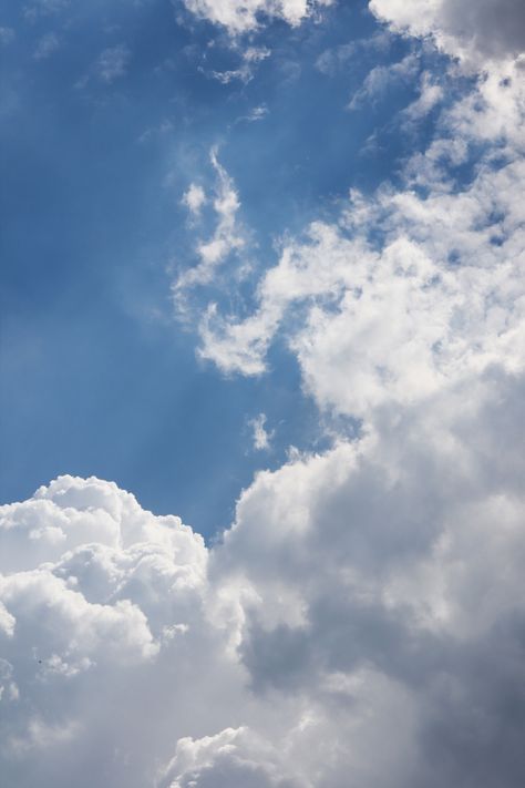 Man, ive just been loving myself some cloud gazing recently. Cloud Gazing, Loving Myself, Summer Vision, Comfort Place, Head In The Clouds, Coconut Girl, Get Outdoors, In The Clouds, Rock Climbing