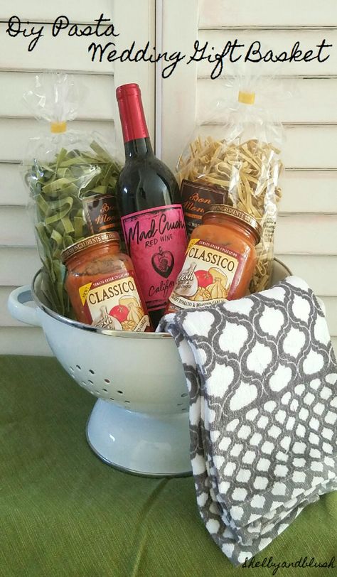 DIY Pasta Gift Basket For Wedding Gifts!! Diy Pasta Gift Basket, Easy Diy Pasta, Pasta Gifts, Basket Raffle, Raffle Basket Ideas, Diy Pasta, Silent Auction Ideas, Raffle Ideas, Auction Basket