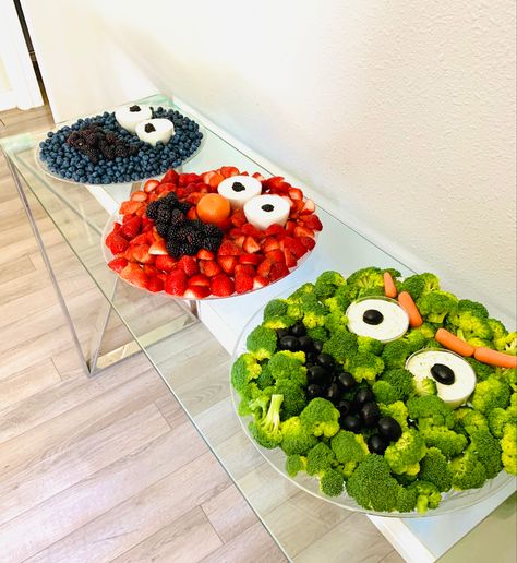 Elmo Fruit Platter, Sesame Street Fruit And Veggie Trays, Little Monster Birthday, Fruit And Veggie, Elmo Birthday Party, Sesame Street Birthday Party, Elmo Party, Sesame Street Party, Baby Wolf