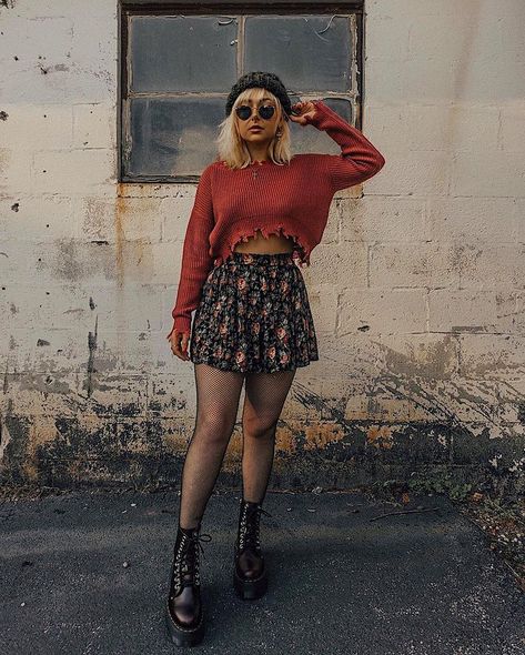 Valentines Outfit Ideas For Women, Black Mini Skirt Outfit Fall, Nicole Alyse, Valentine Outfits For Women, Black Mini Skirt Outfit, Big Boots, Skirt Outfit Fall, Cropped Sweaters, Fall Attire