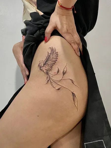 Phoenix Hip Tattoo, Phoenix Tattoo For Women, Tattoo For Women Ideas, Phoenix Feather Tattoos, Phoenix Tattoo Ideas, Tato Phoenix, Rising Phoenix Tattoo, Phoenix Tattoo Feminine, Small Phoenix Tattoos