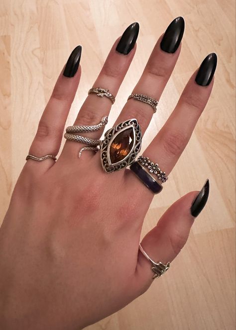 Edgy Rings Aesthetic, Punk Jewelry Diy, Emo Rings, Goth Rings, Edgy Rings, Snake Rings, Goth Ring, Indie Jewelry, Nail Ring